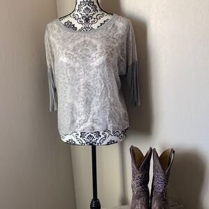 Leopard print hip‎ top